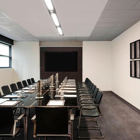 Sheraton Melbourne Hotel Bagian luar foto A meeting room