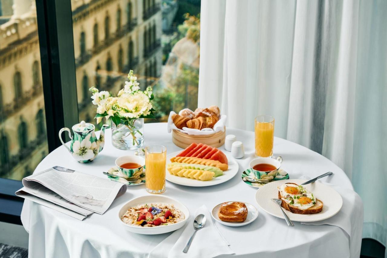 Sheraton Melbourne Hotel Bagian luar foto A continental breakfast