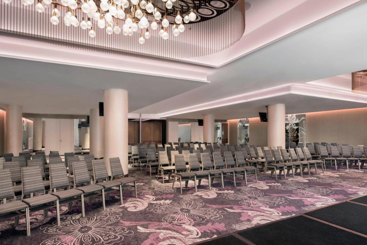 Sheraton Melbourne Hotel Bagian luar foto The interior of the hotel