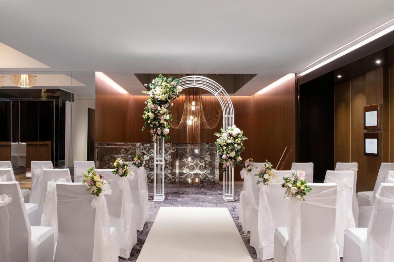 Sheraton Melbourne Hotel Bagian luar foto Wedding Chapel
