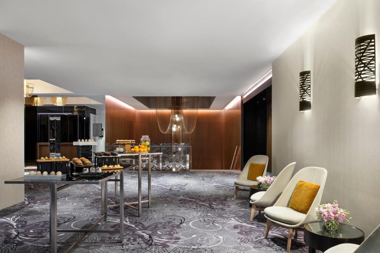 Sheraton Melbourne Hotel Bagian luar foto The Lounge at the Westin Palace, Madrid