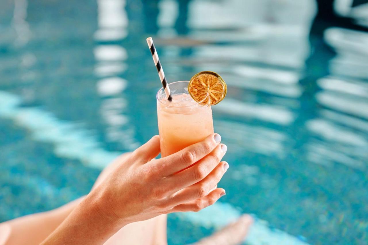 Sheraton Melbourne Hotel Bagian luar foto A cocktail with a paper straw