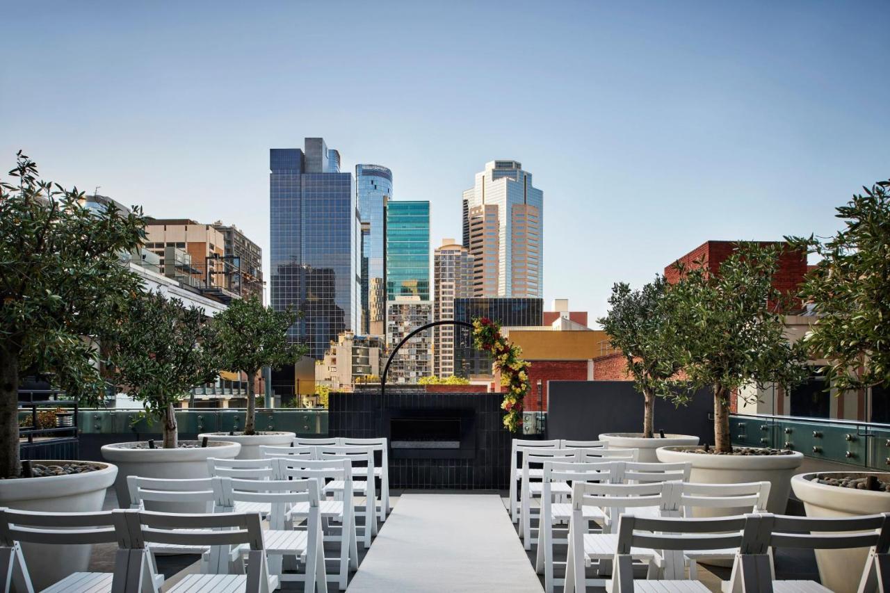 Sheraton Melbourne Hotel Bagian luar foto The rooftop cinema at the Emporium shopping centre