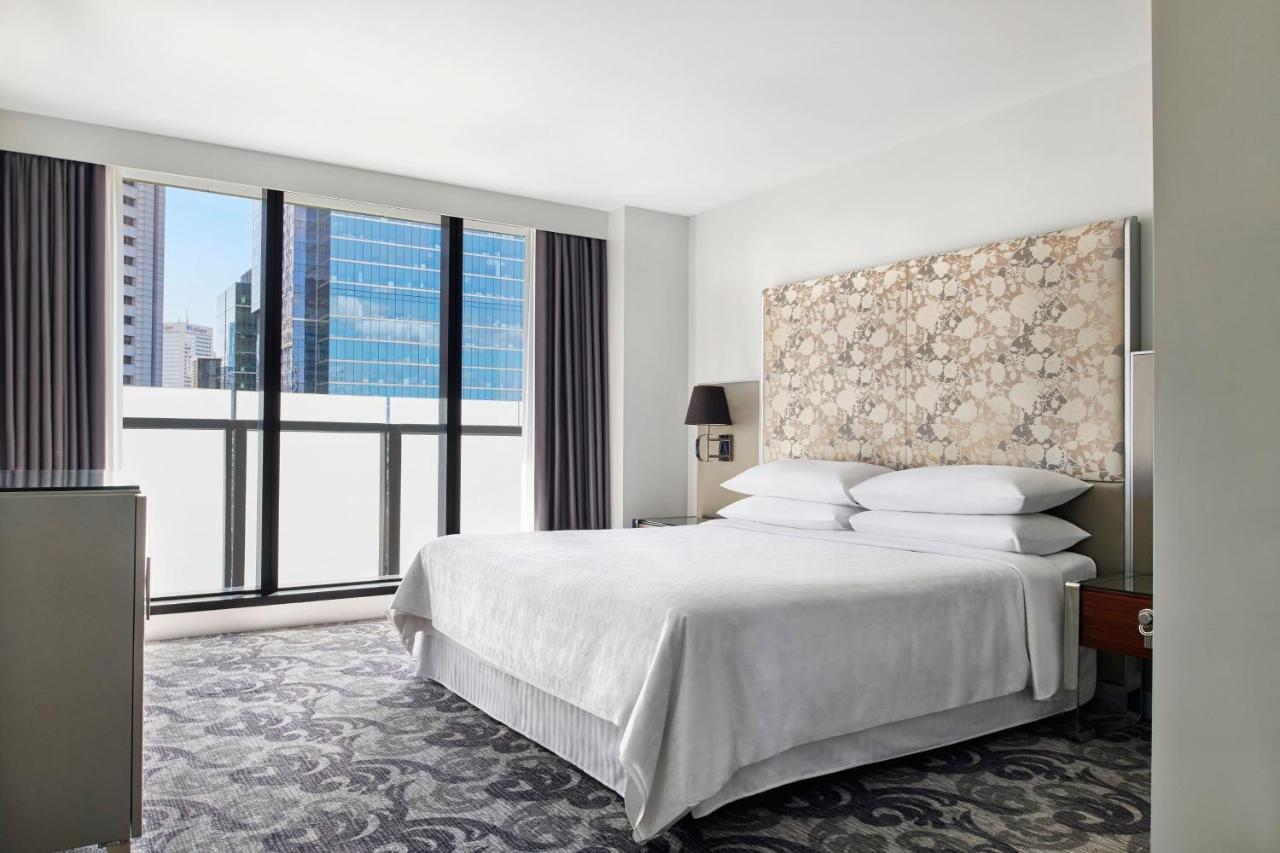 Sheraton Melbourne Hotel Bagian luar foto A guest room at the hotel