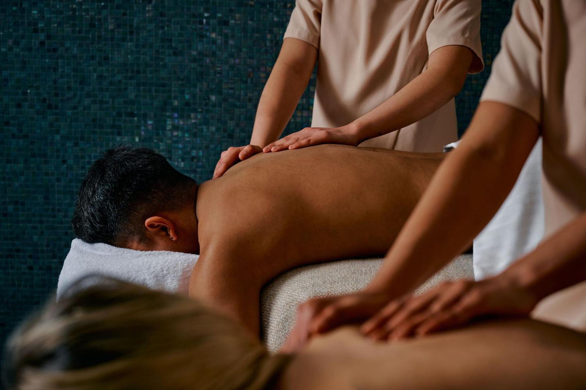 Sheraton Melbourne Hotel Bagian luar foto Massage