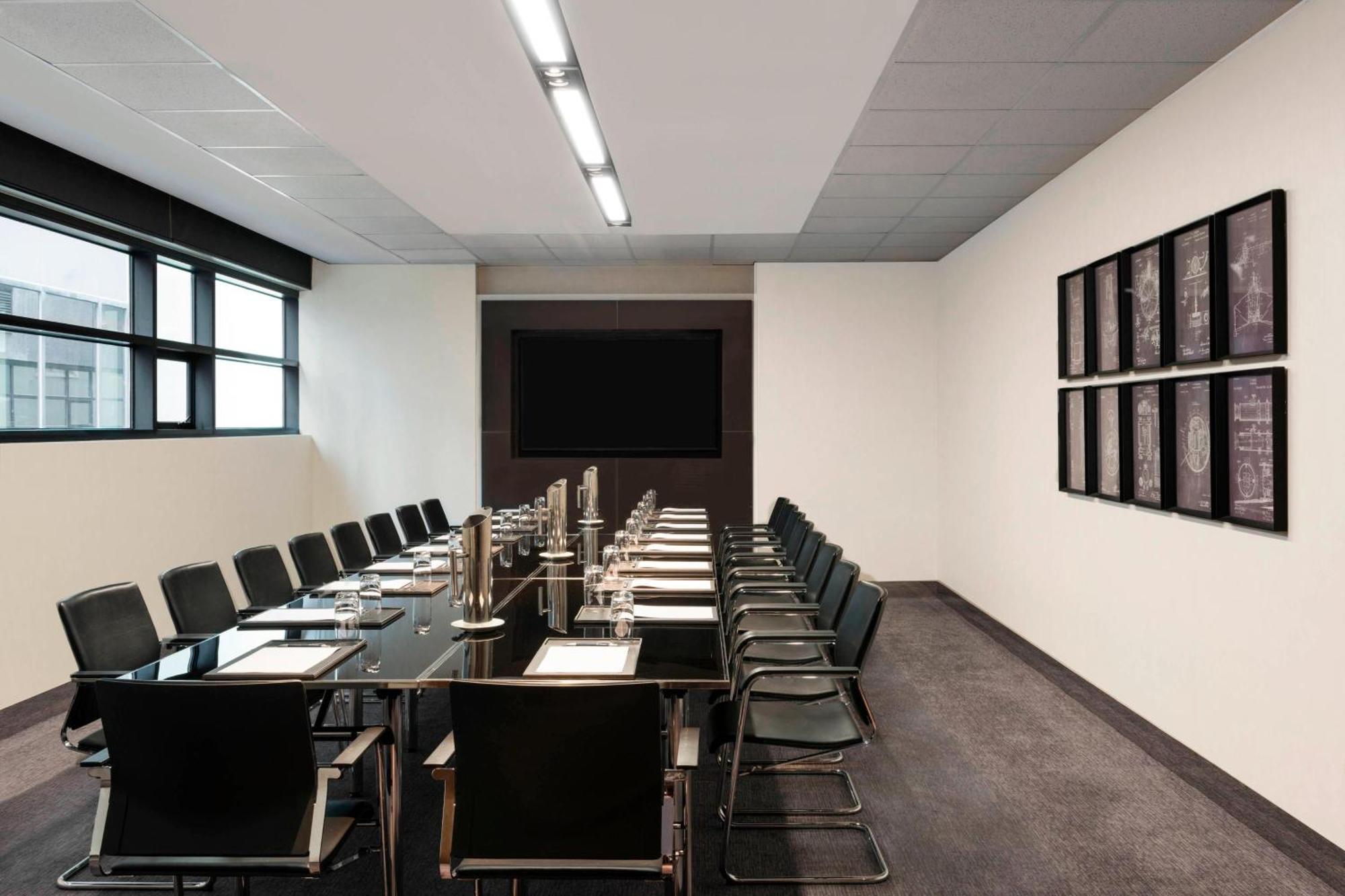 Sheraton Melbourne Hotel Bagian luar foto A meeting room