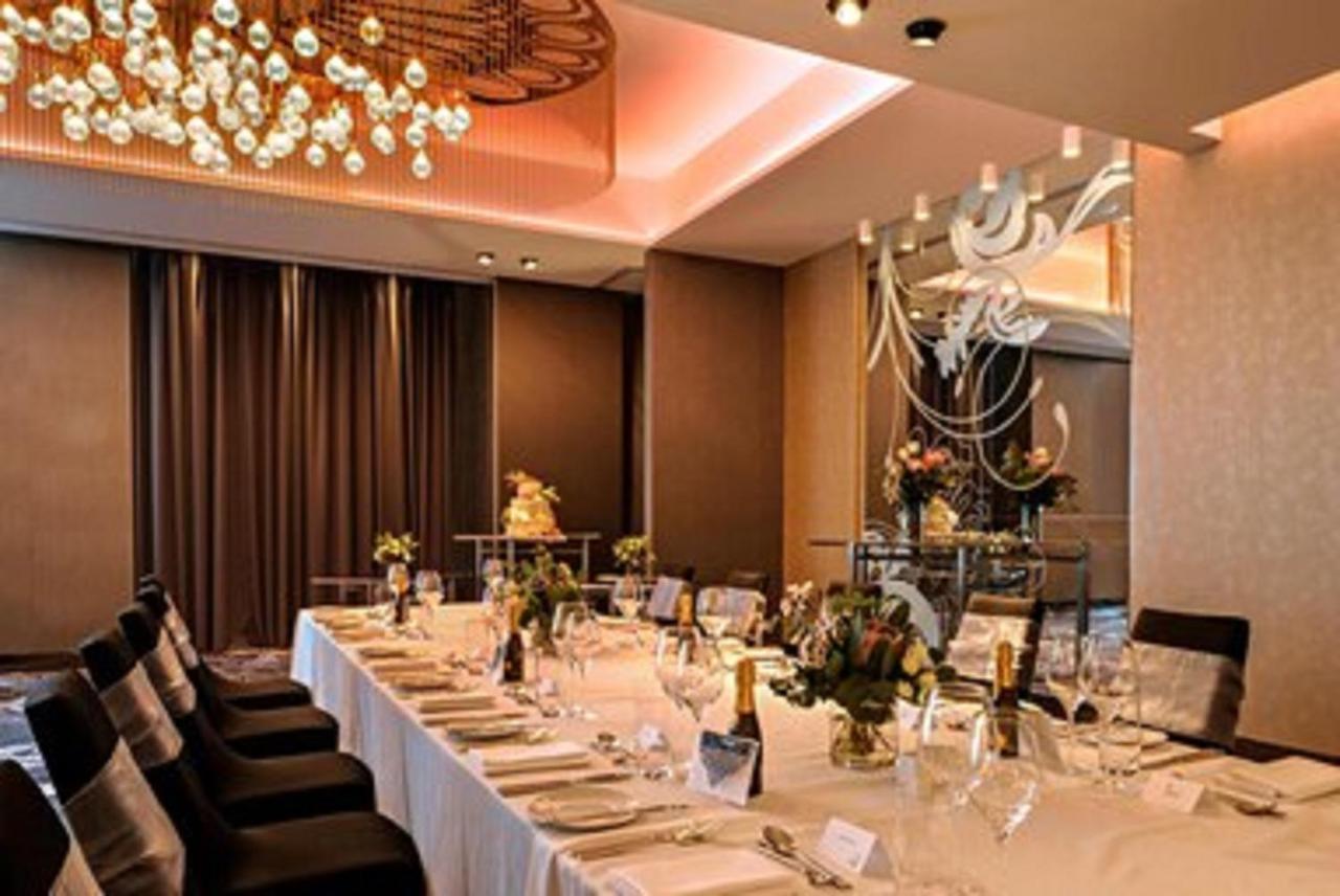 Sheraton Melbourne Hotel Bagian luar foto The private dining room at the restaurant